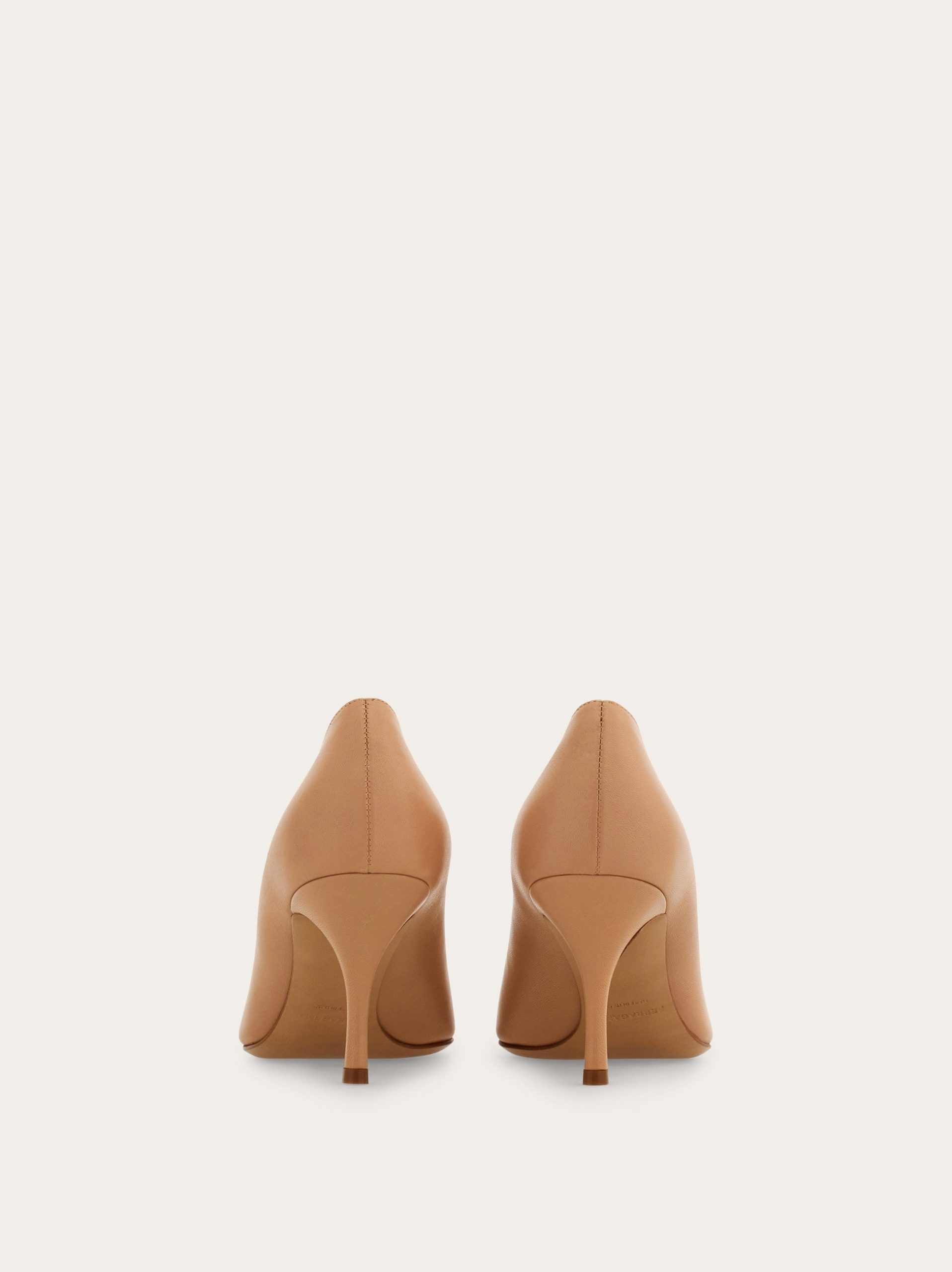 Ferragamo Maxi Gancini pump - Image 4